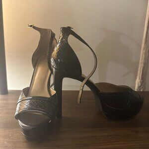 Shoe Dazzle Black Textured High Heels Size 9